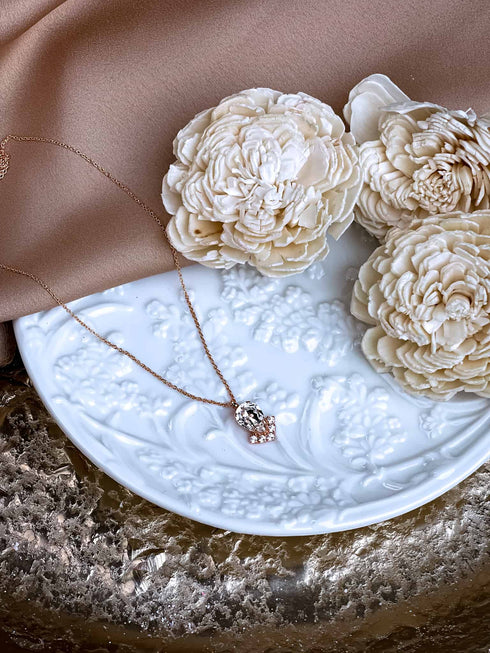 Kaklarota "Īpašā kristālu lāsīte"