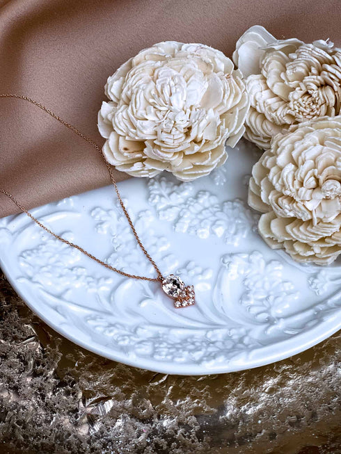 Kaklarota "Īpašā kristālu lāsīte"