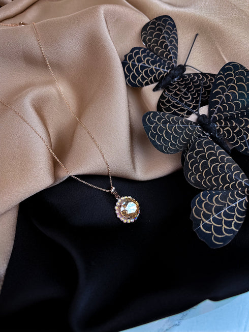 Kaklarota "Mirdzošā laime"