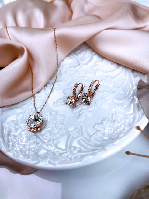 Auskari "Kristālu vienkāršība"