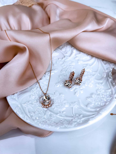 Auskari "Kristālu vienkāršība"