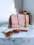 Pudros rožinės spalvos eko odos krepšys per petį su grandinės dirželiu
