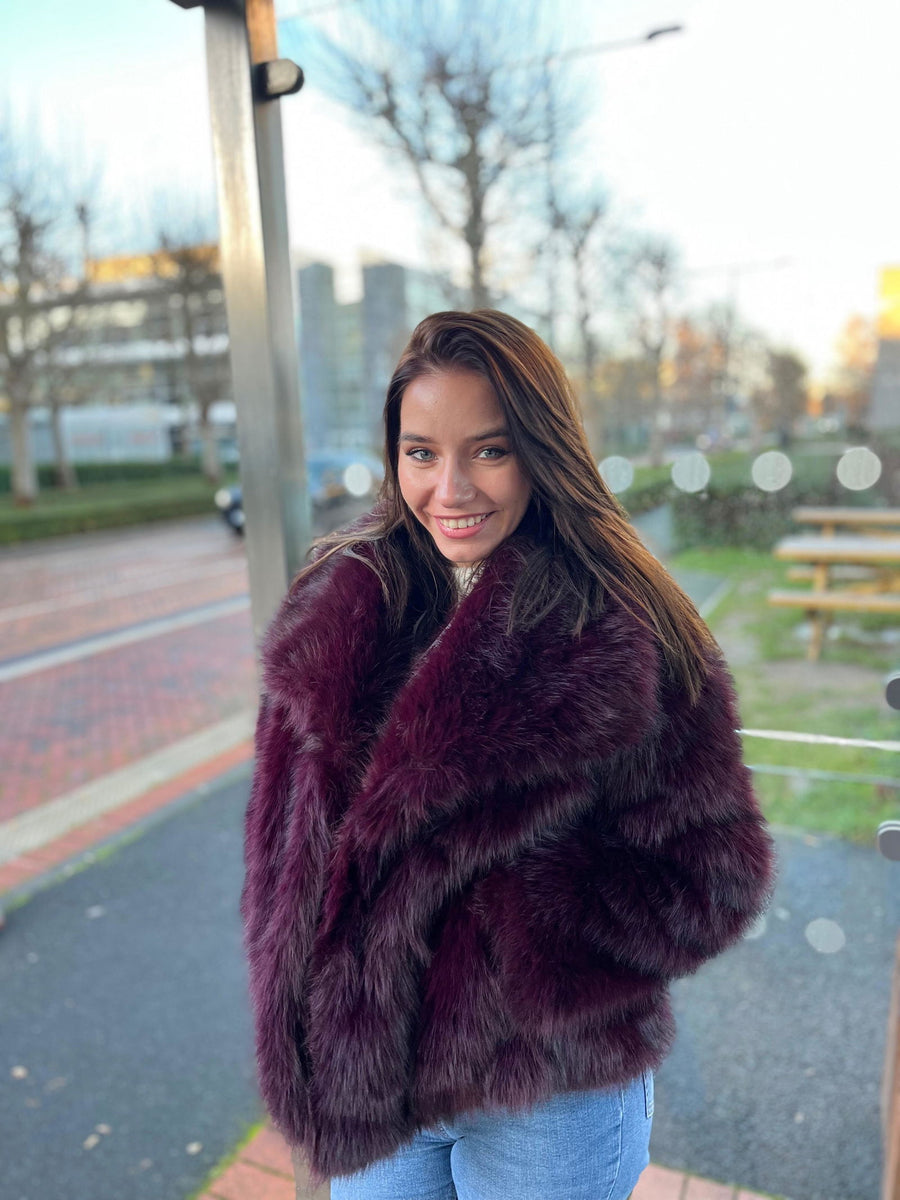 ELYNDI klientes atsauksme: "BUSHY" mākslīgās kažokādas virsjaka - MELNA