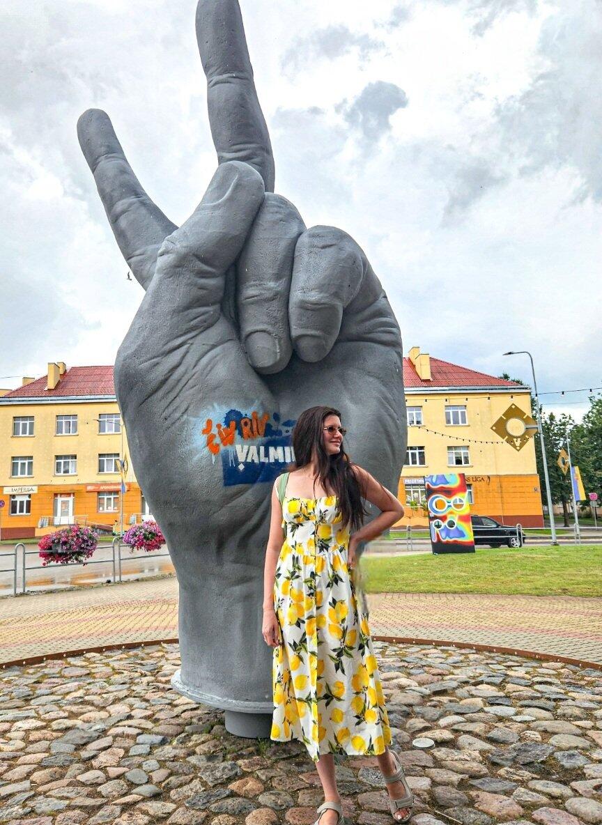 ELYNDI klientes atsauksme: Garā korsetes kleita "SULĪGAIS CITRONS" - balta ar dzeltenu