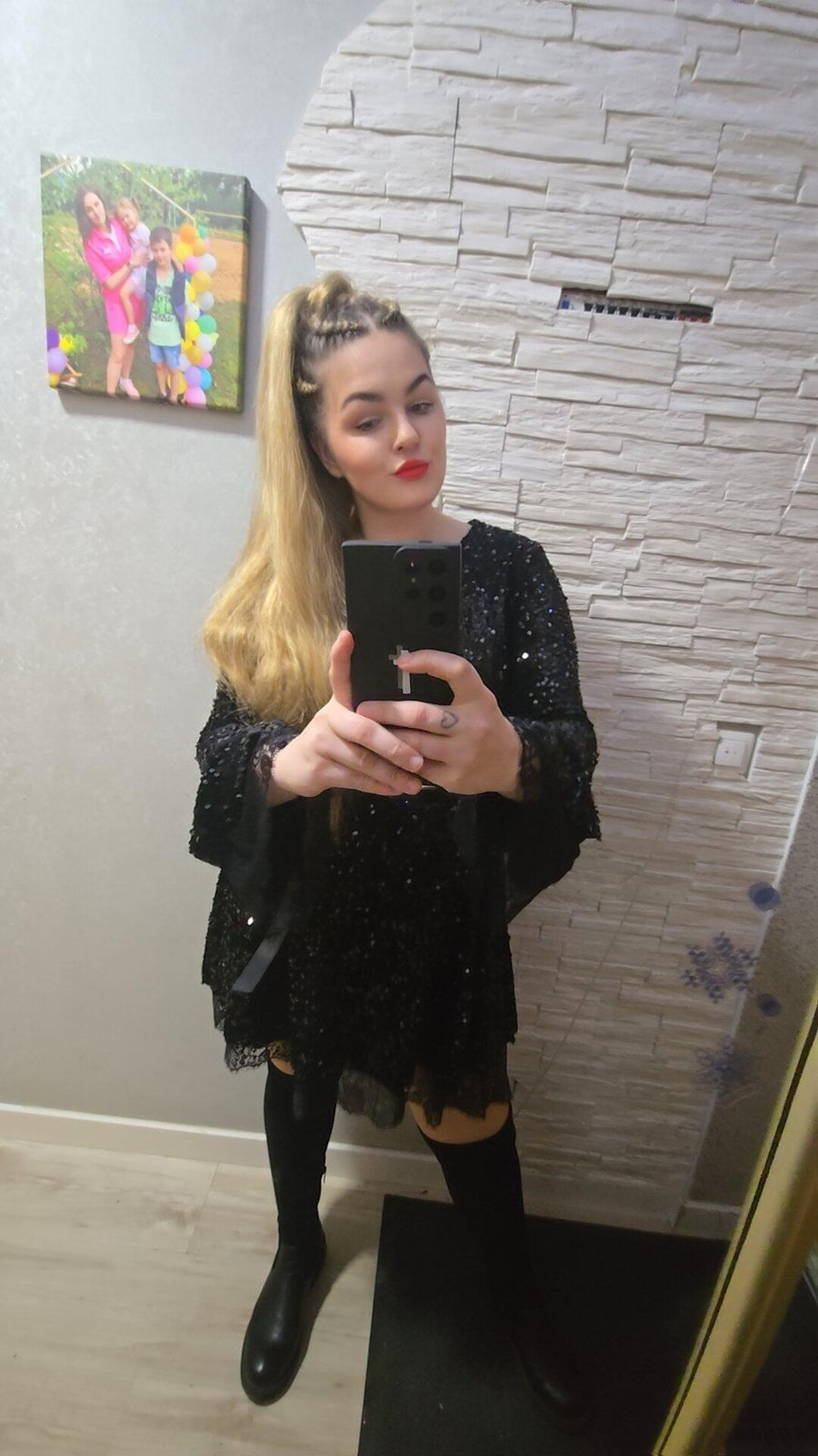 ELYNDI klientes atsauksme: Kleita "BLACK SPARKL STAR 7785" - MELNA