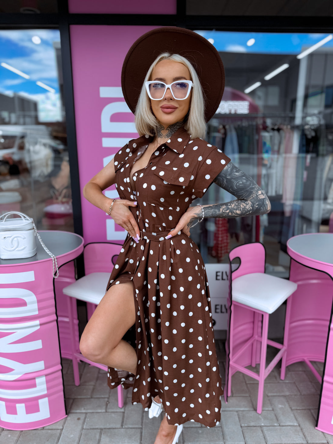 Taškuota suknelė + diržas „LORETTA GZ3079“ – CHOCO