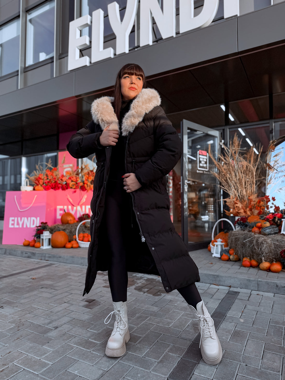 Ilga striukė "WINTER WEAR FC83"- JUODA SU SMĖLIO SPALVOS DETALĖMIS PRE-ORDER