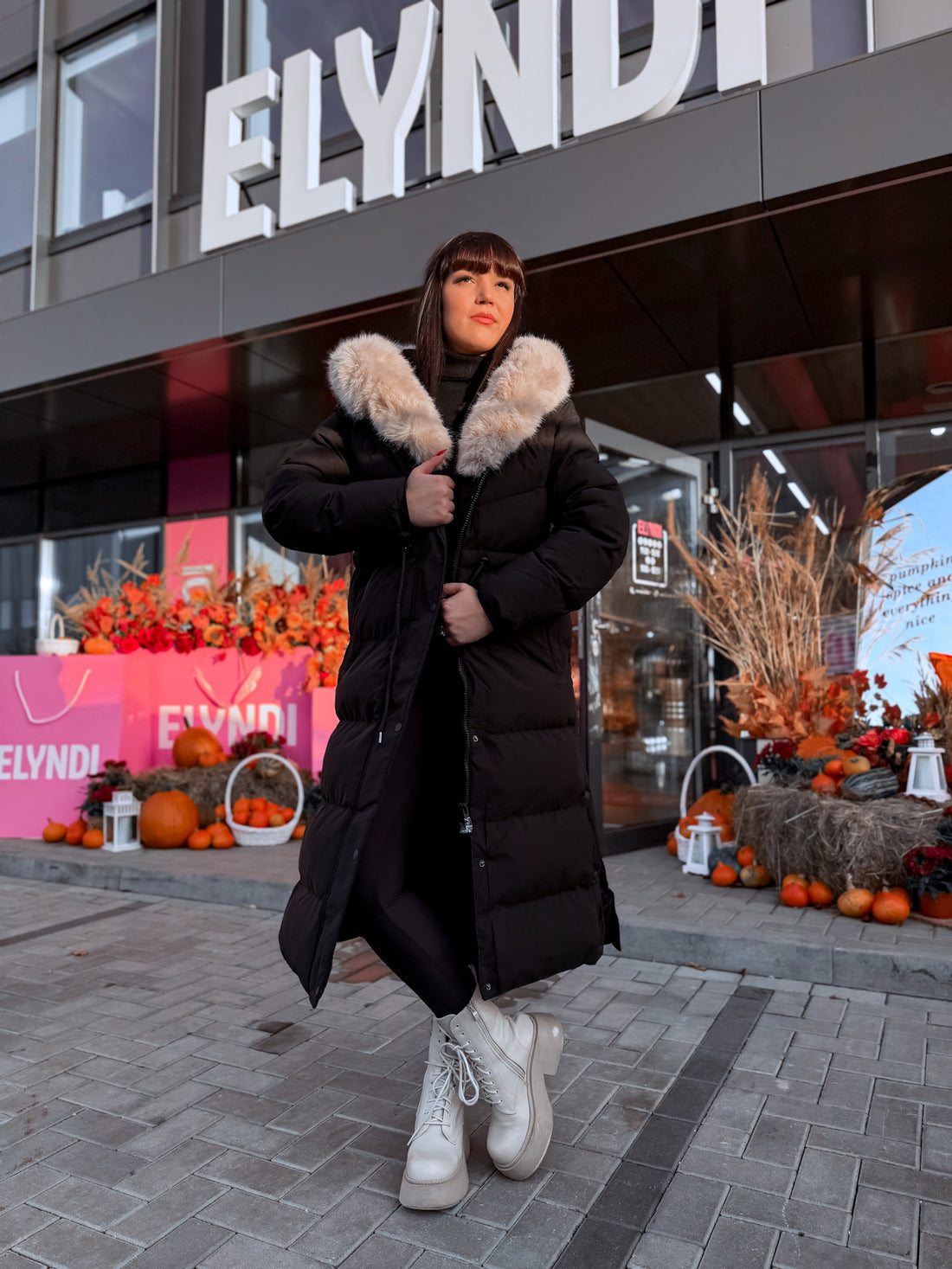 Ilga striukė "WINTER WEAR FC83"- JUODA SU SMĖLIO SPALVOS DETALĖMIS PRE-ORDER
