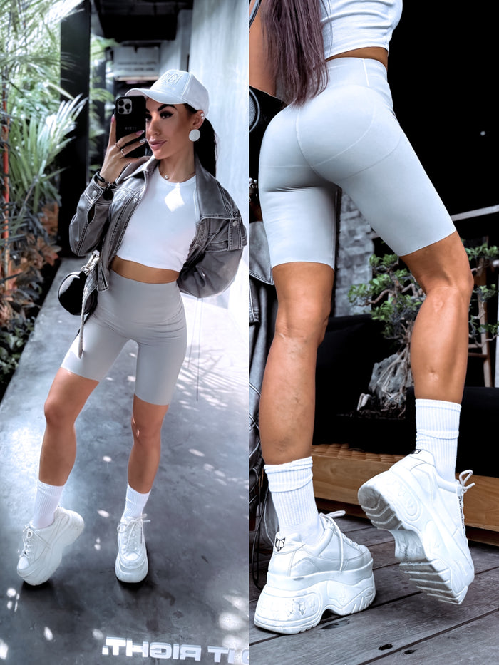 Deceptively high-waisted shorts - light gray