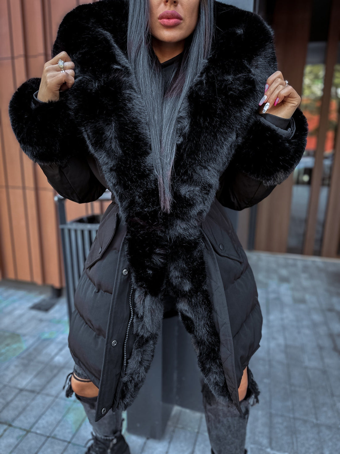 PUFĪGĀ parka ar pūku FC7518 - melna PRE-ORDER