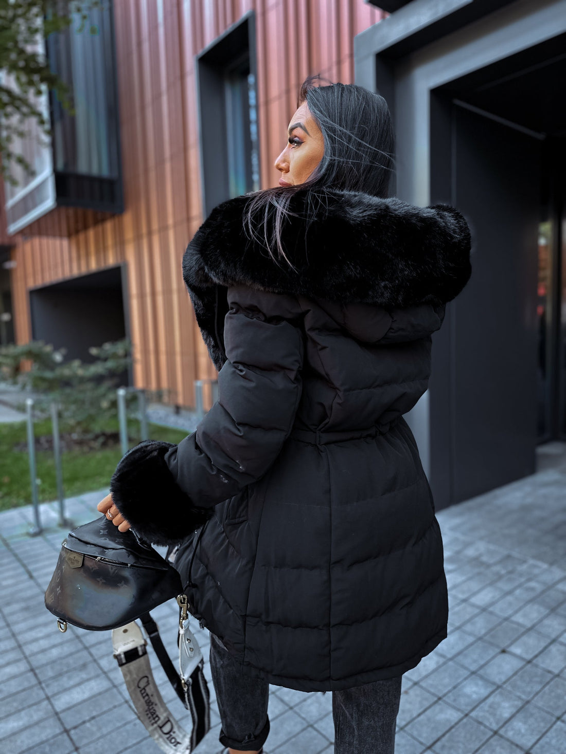 PUFĪGĀ parka ar pūku FC7518 - melna PRE-ORDER