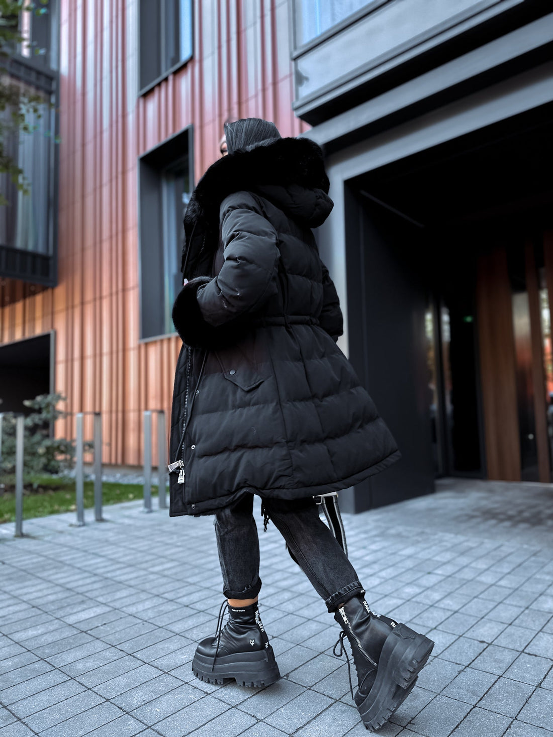 PUFĪGĀ parka ar pūku FC7518 - melna PRE-ORDER