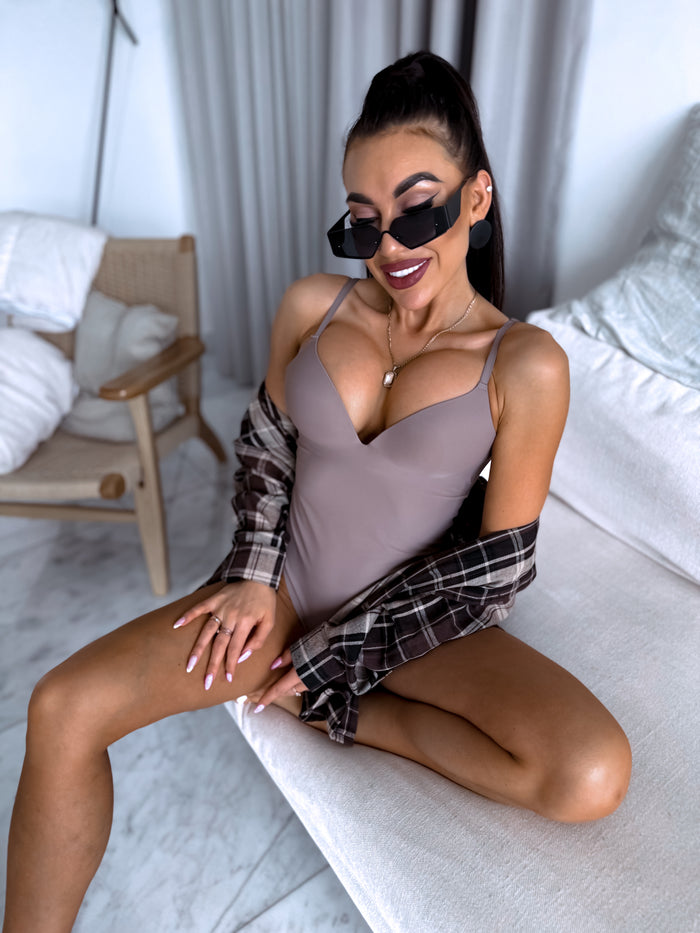 ELYNDI, string-style shaping bodysuit - cappuccino 