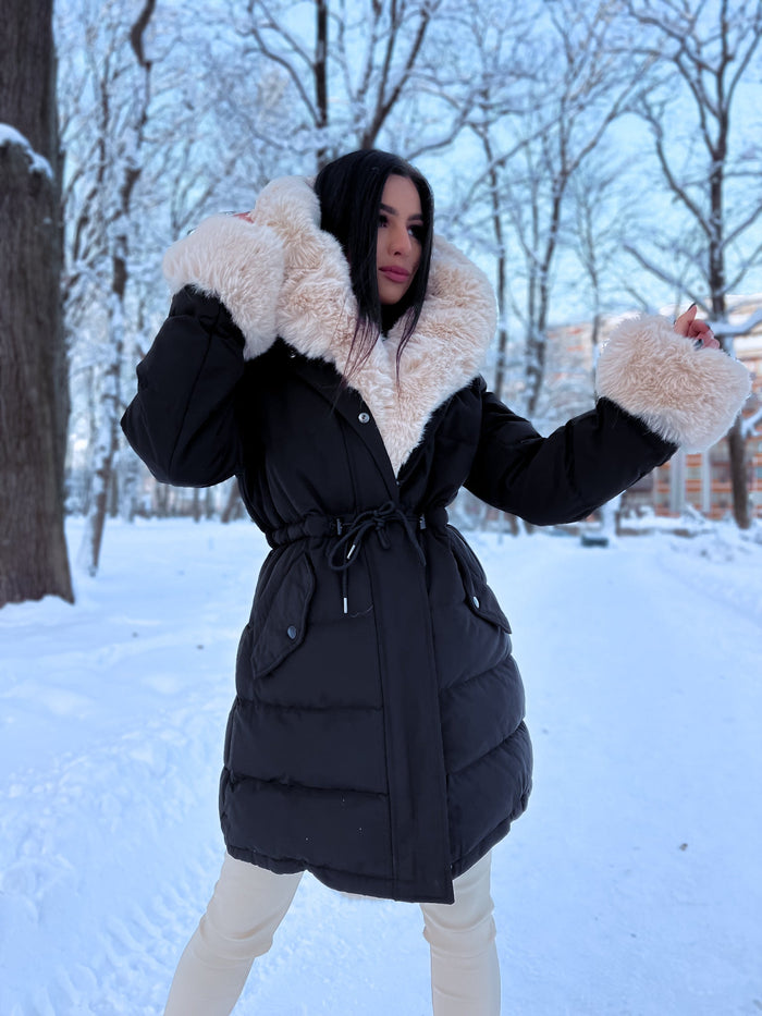 Puffy parka with fur - black with beige