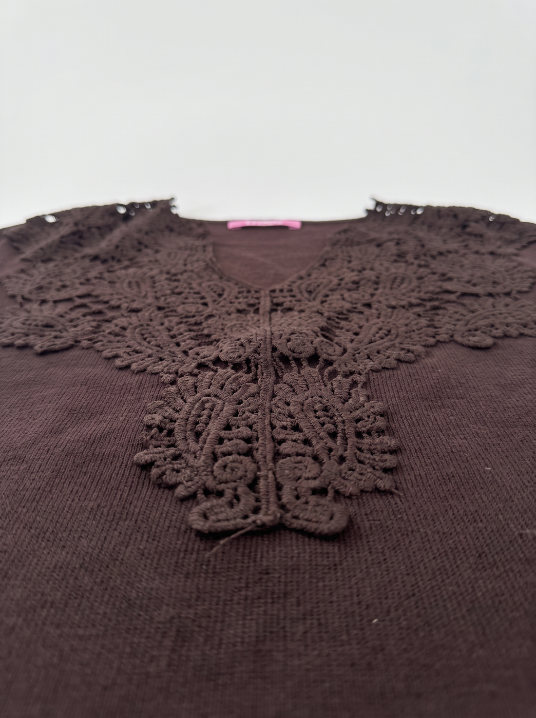 Top with lace neckline "LETTER MC2951" – CHOCO