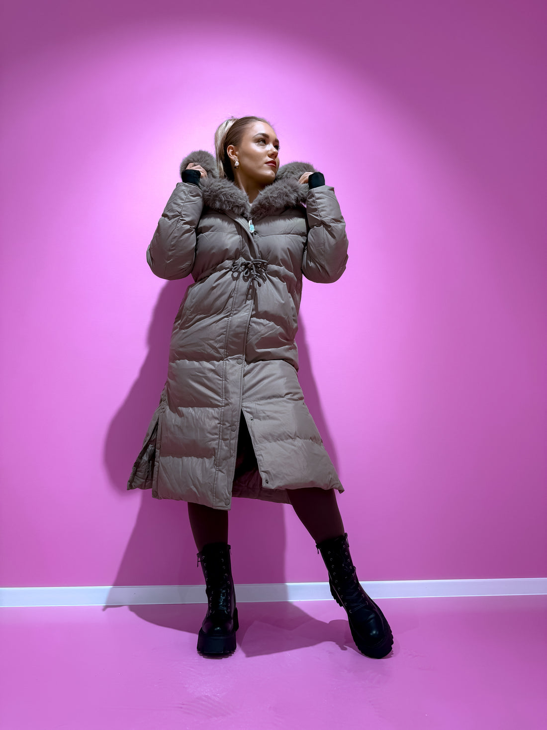 Pikk jope "WINTER WEAR FC83" - TUMEBEEŽ