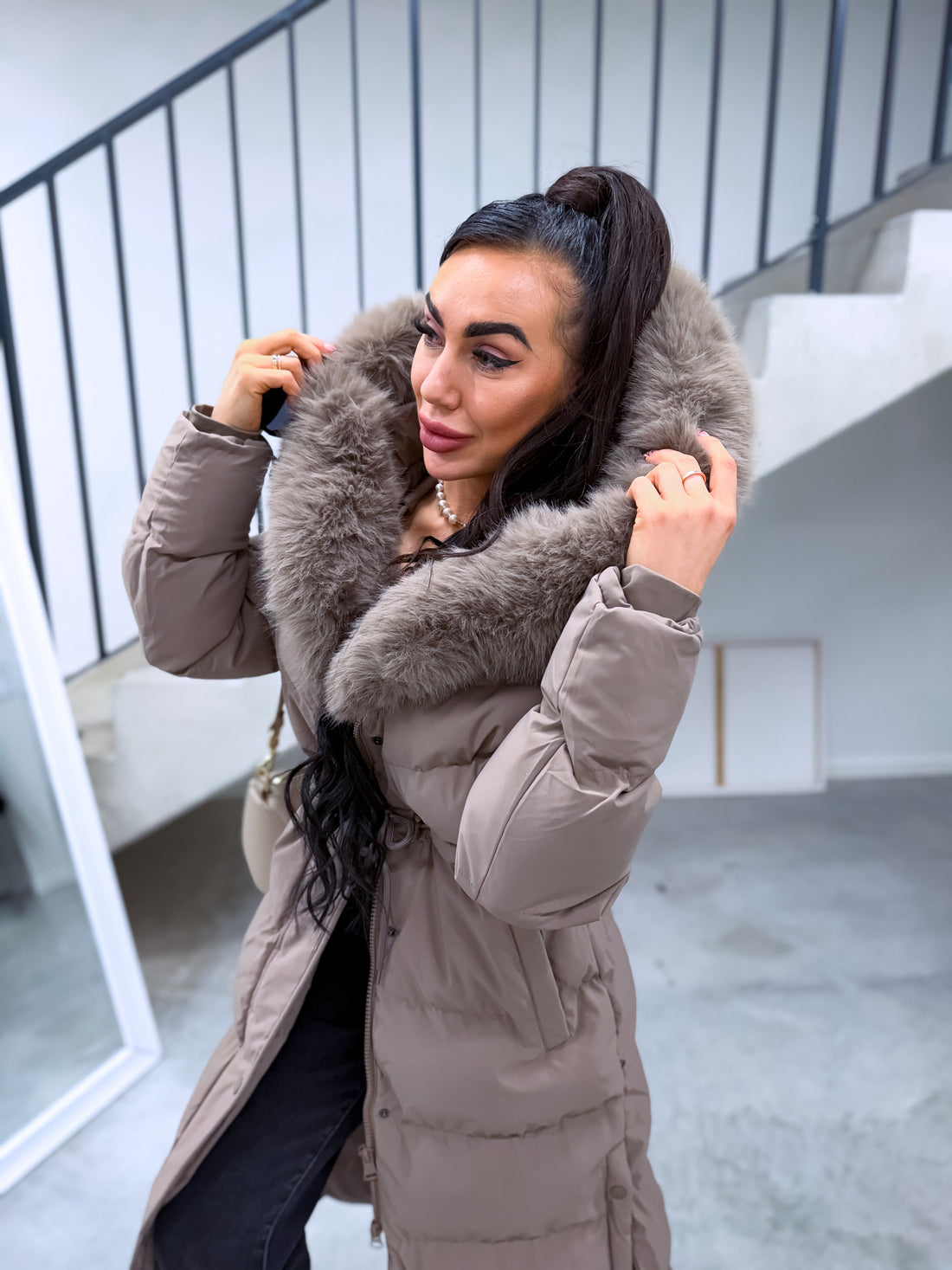 Pikk jope "WINTER WEAR FC83" - TUMEBEEŽ