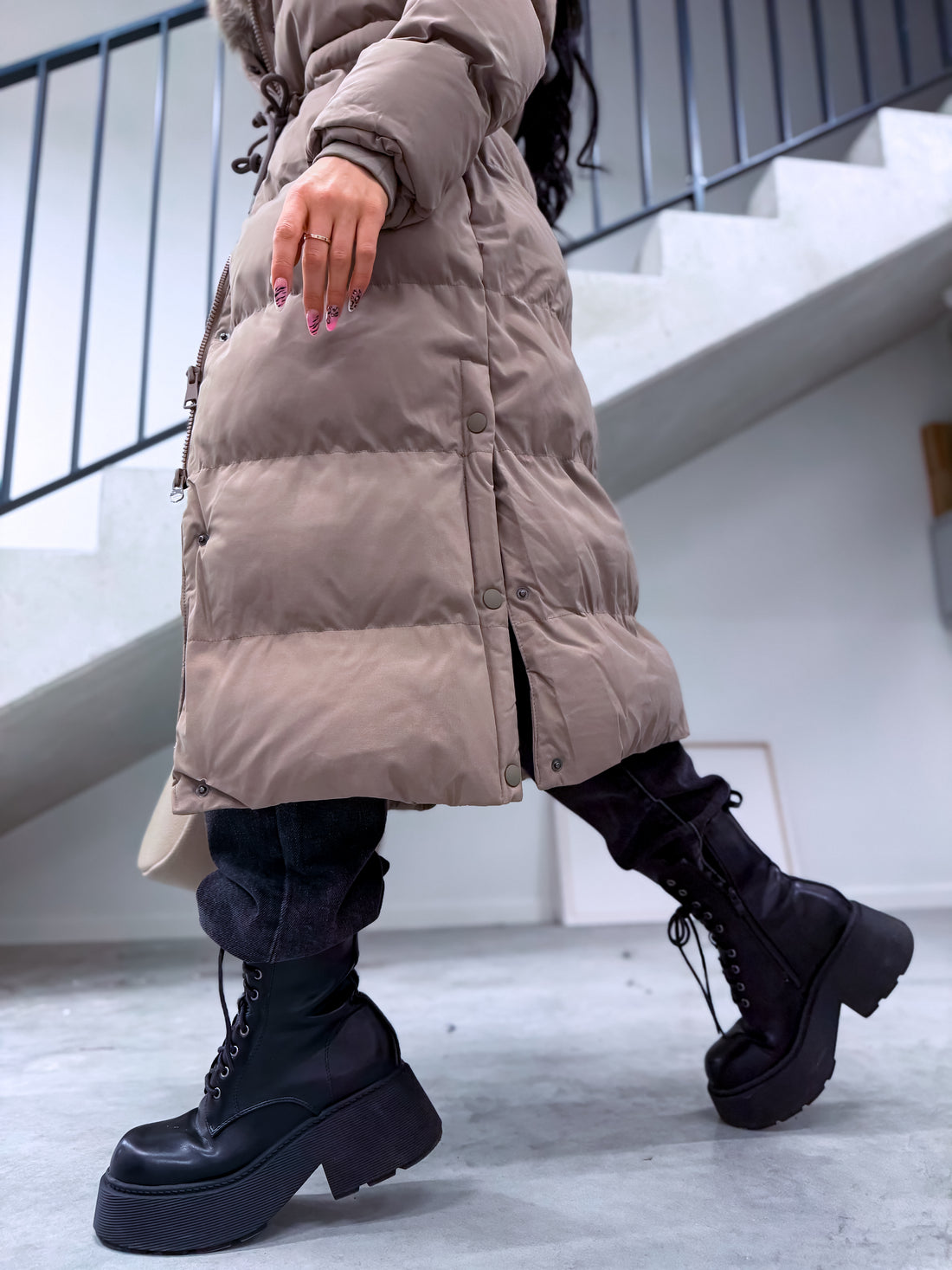 Pikk jope "WINTER WEAR FC83" - TUMEBEEŽ