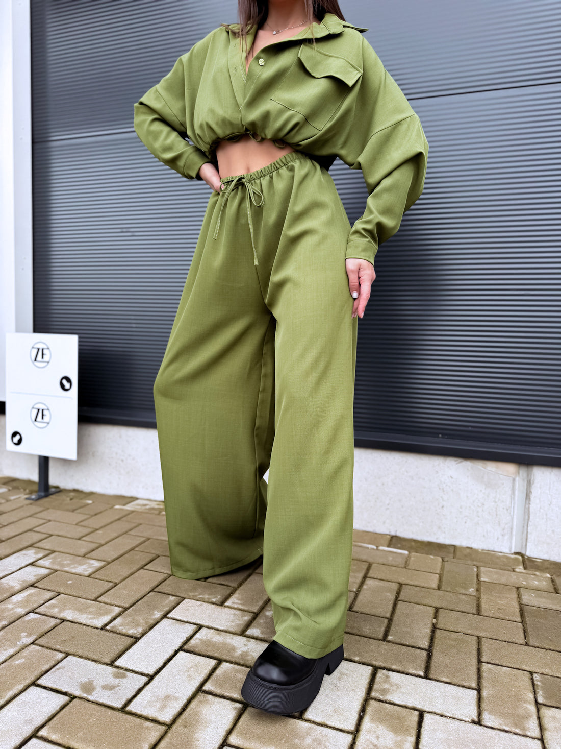 Komplektas „MORE AMORE“ 0261/1 – DARK OLIVE