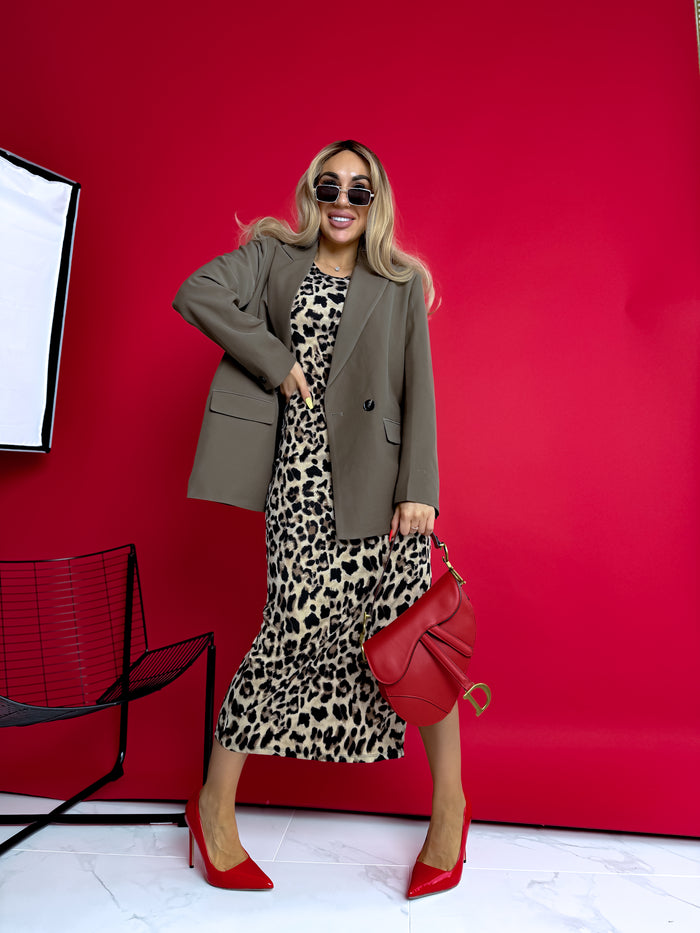 Oversized blazer with black sleeve buttons - choco 