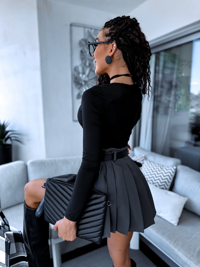 Black, basic PUSH-UP top with a square neckline 