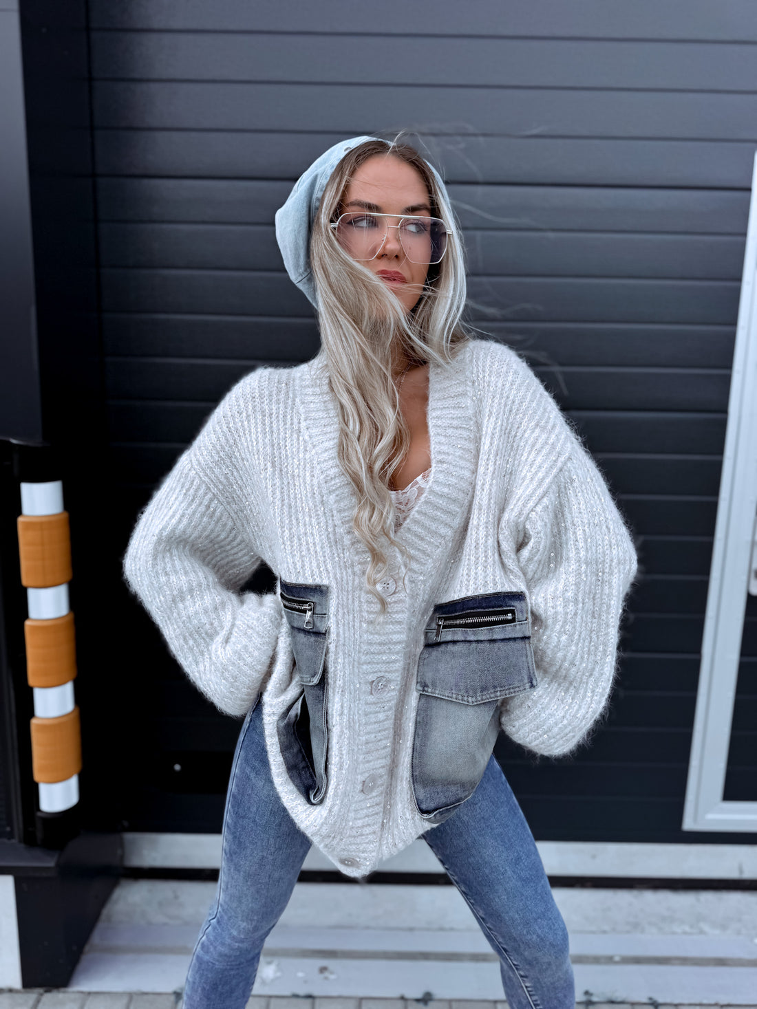 Вязаный кардиган «WONDER JEANS 10#» – СВЕТЛО-БЕЖЕВЫЙ