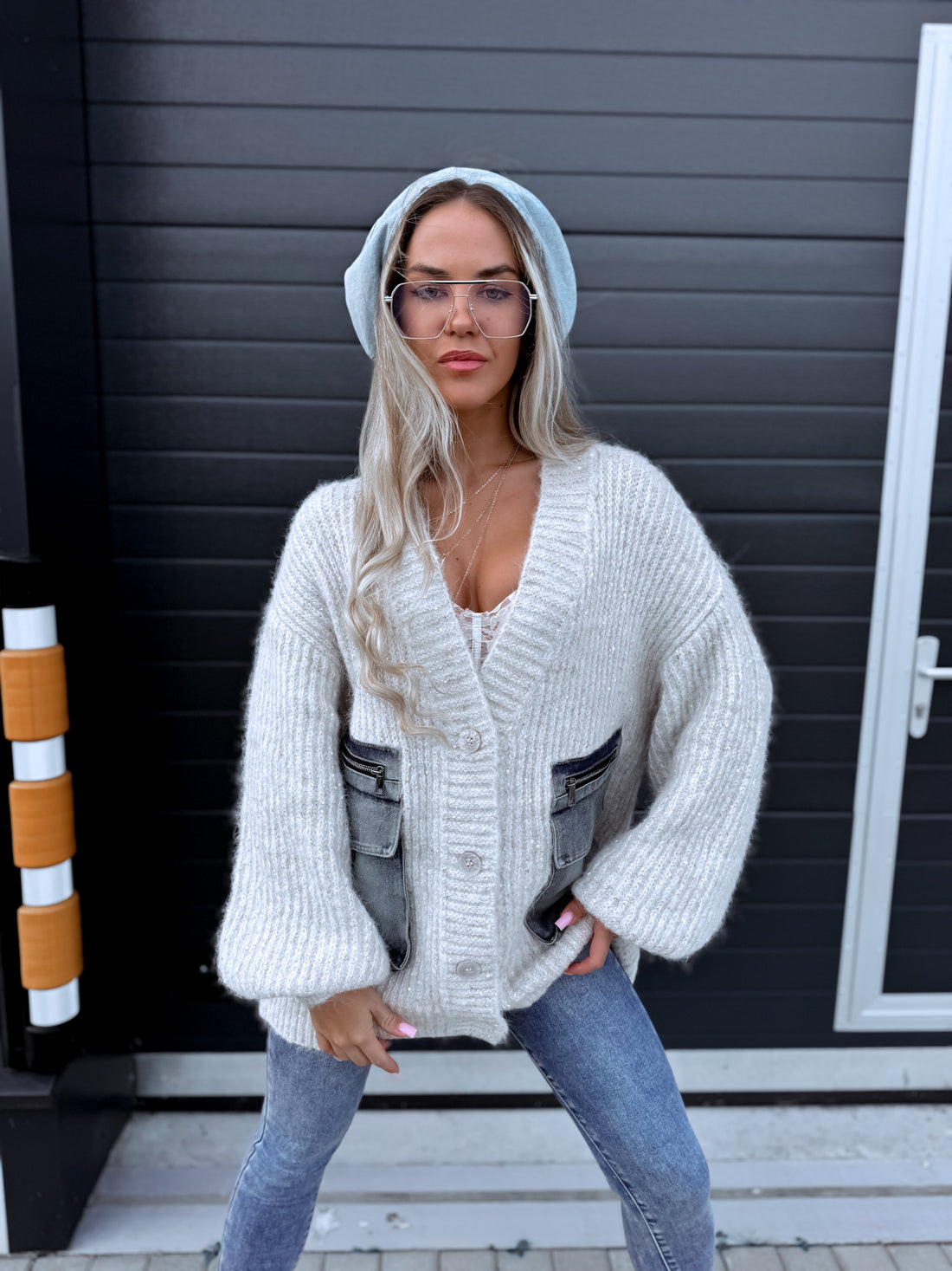 Вязаный кардиган «WONDER JEANS 10#» – СВЕТЛО-БЕЖЕВЫЙ