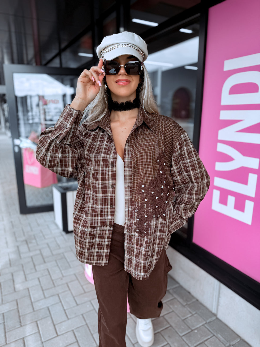 Shirt with ornamental print "NEW ERA" – CHOCO