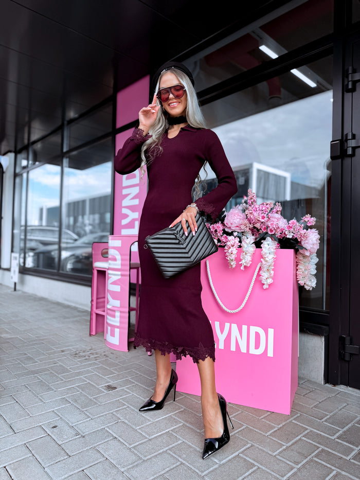 Adīta kleita ar apkakli "NICOLE" 5327 - VIOLETA
