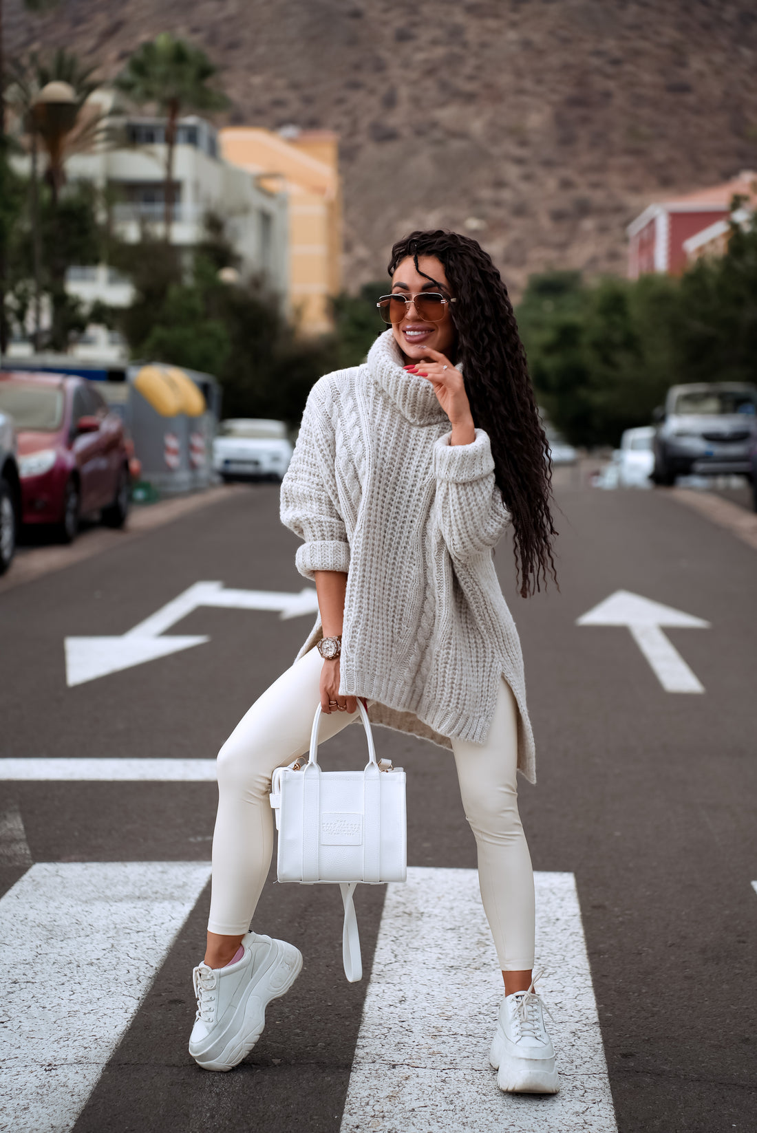 ELYNDI longline wool jumper – light beige