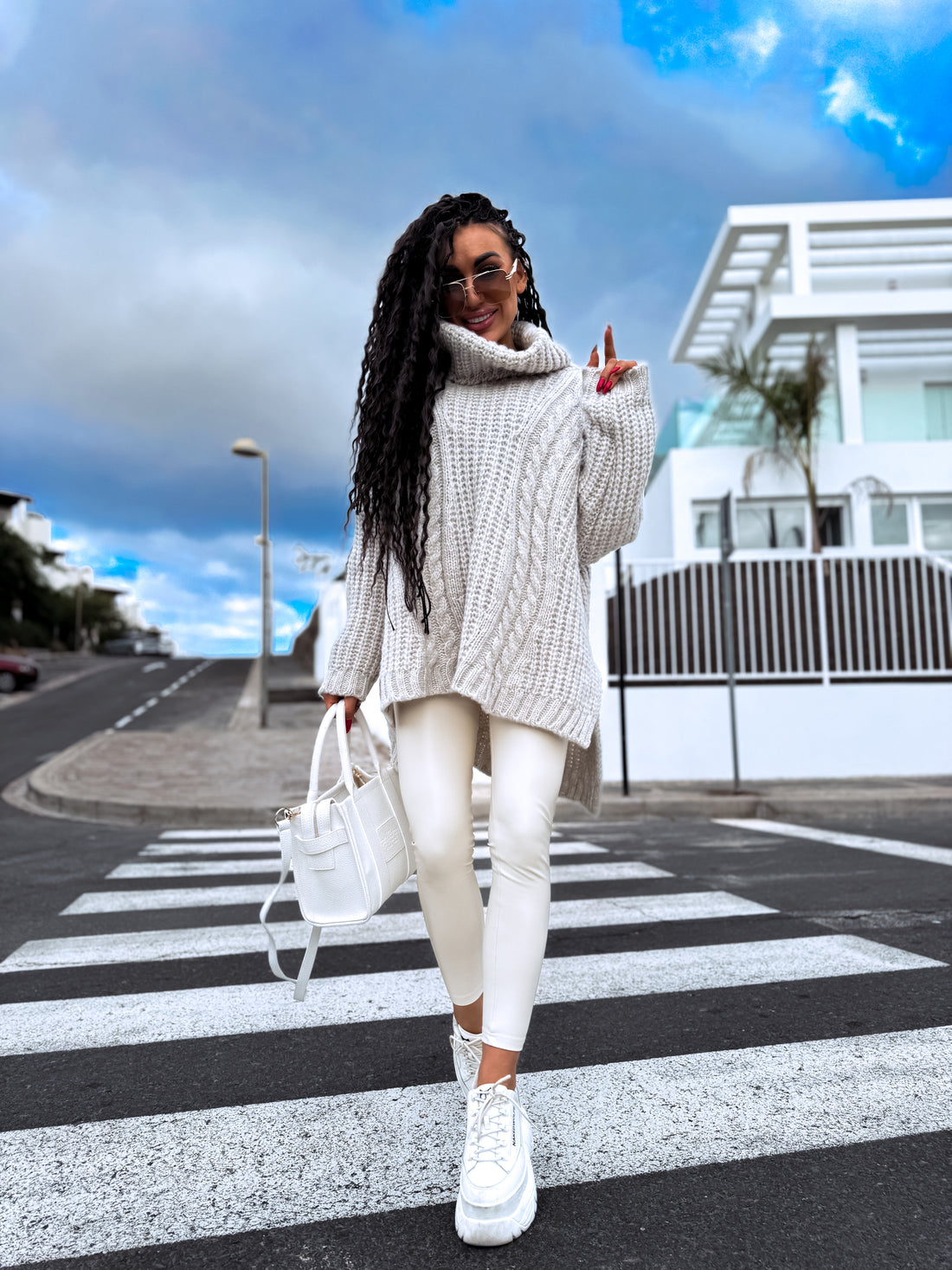 ELYNDI longline wool jumper – light beige