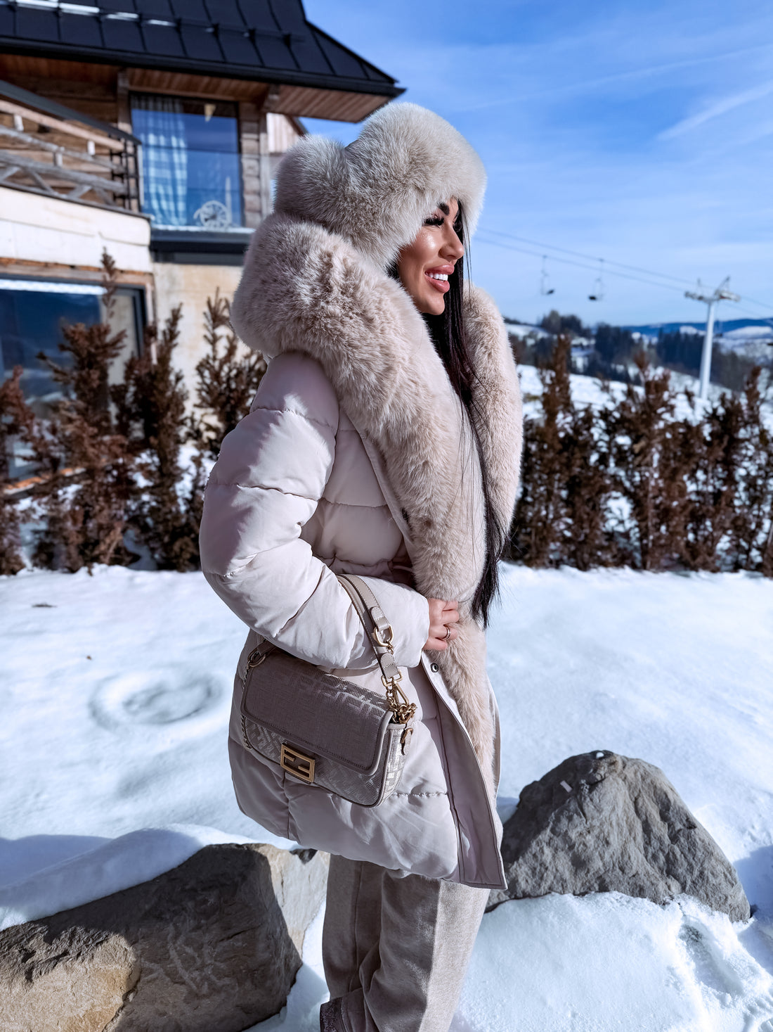 PUFĪGĀ parka ar pūku FC7518 - gaiši bēša PRE-ORDER