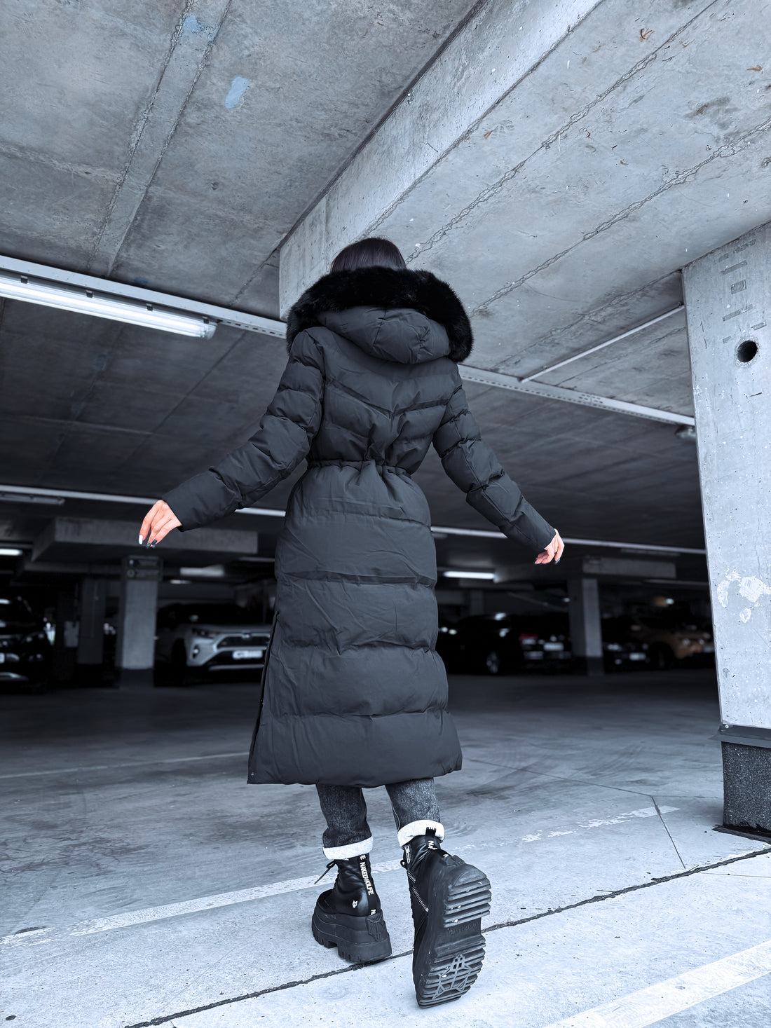 Pikk jope "WINTER WEAR FC83" - MUST