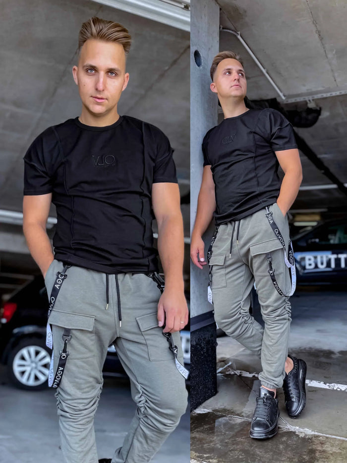 Men's T-shirt with seams