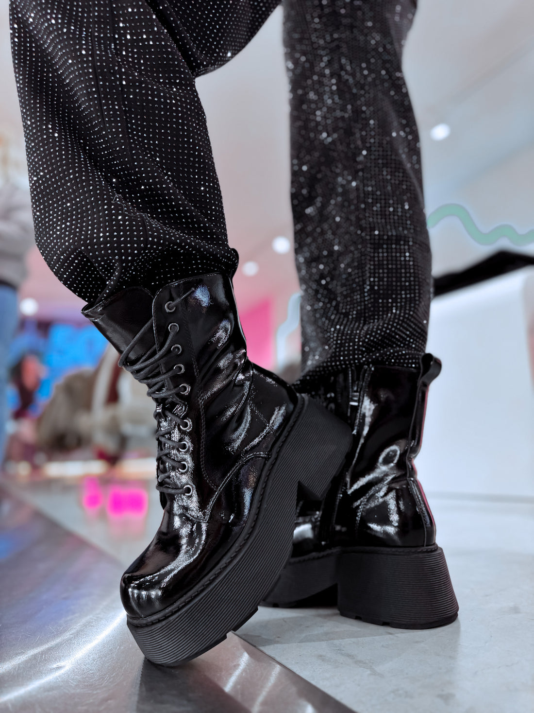 Suvarstomi batai „SHINY SPIRIT Y2069-1“ – JUODI