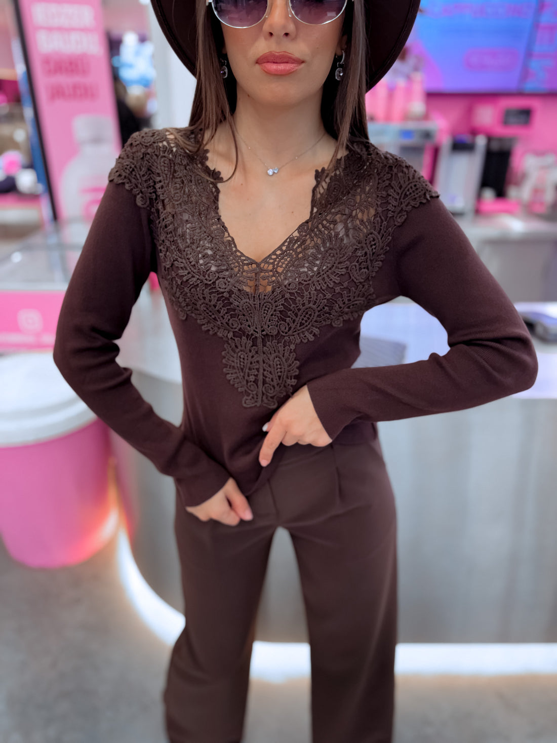 Top with lace neckline "LETTER MC2951" – CHOCO