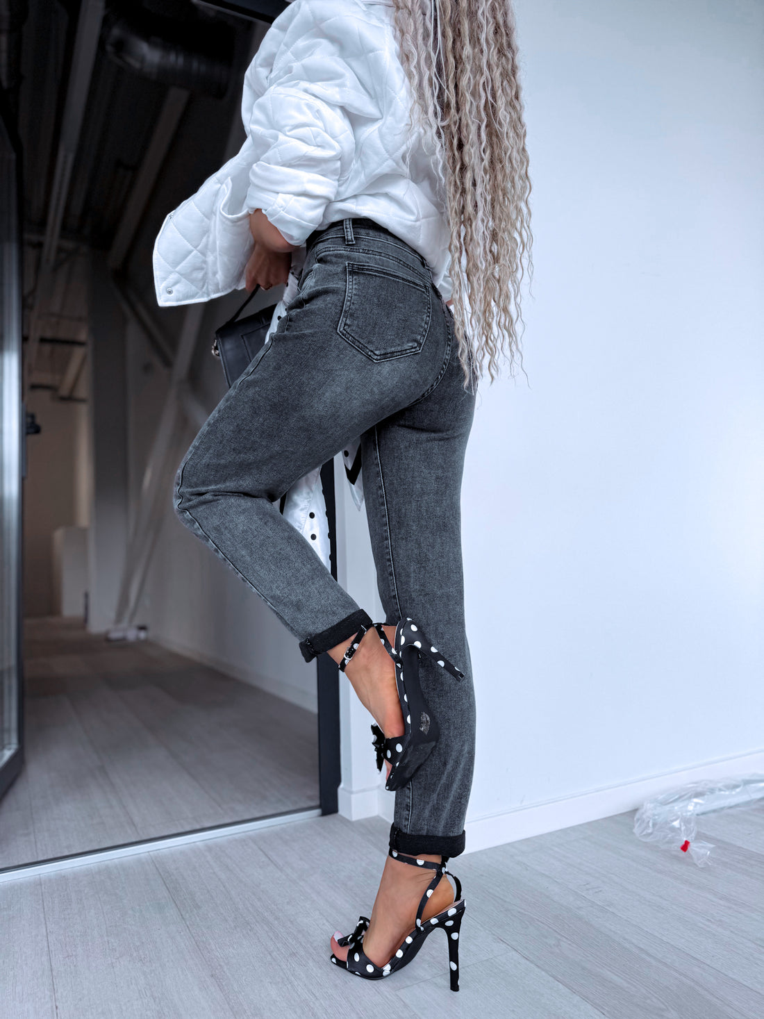 MOM FIT džinsai „THROWBACK“ HM329-2 – PILKI PRE-ORDER