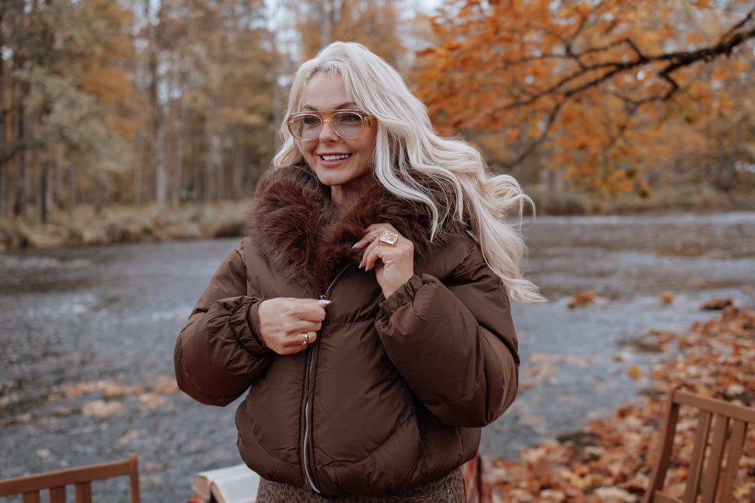 Pufīga, īsā virsjaka "OLYMP FC7631" - CHOCO AR CHOCO PŪKU PRE-ORDER