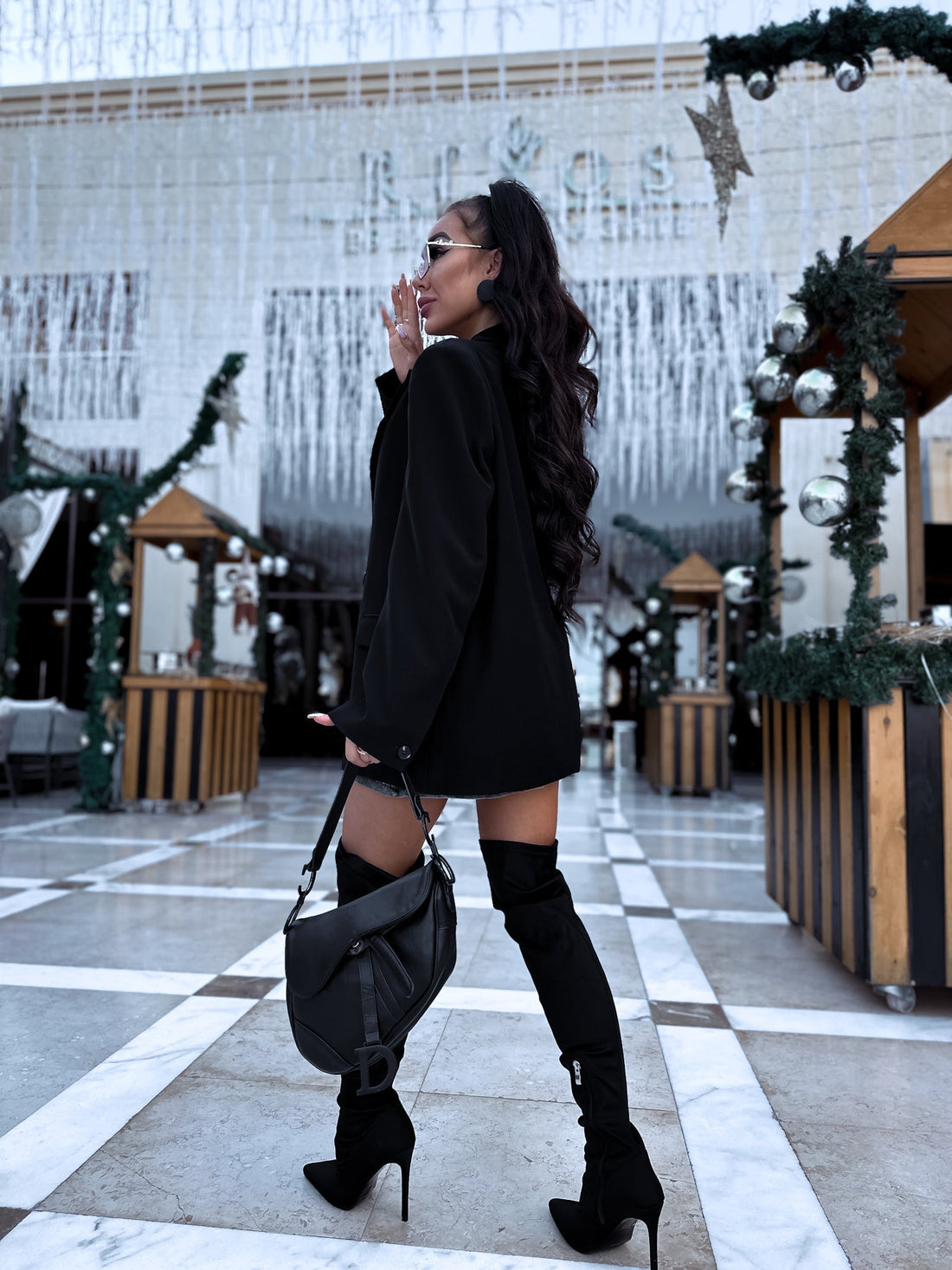 Oversized blazer with black sleeve buttons - black PRE-ORDER